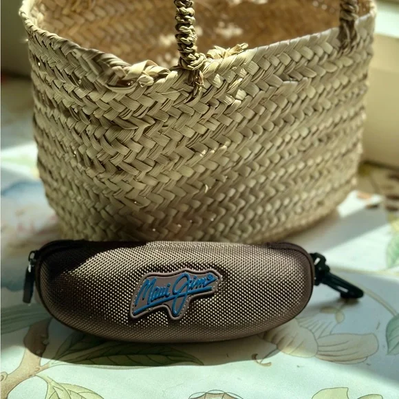 Maui Jim Brown Reinforced Zipper Sunglasses Case with Durable Design - Picture 2 of 10